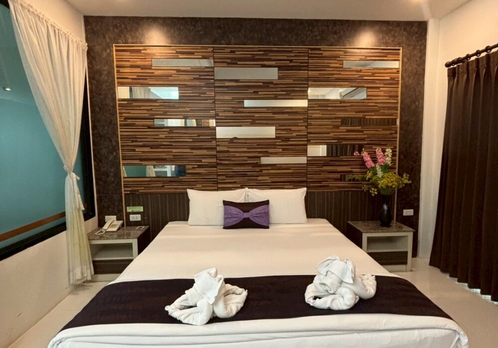 V.I.P. ROOM: เป็นห้องพักที่ออกแบบสำหรับผู้ที่ต้องการความพิเศษ และสิ่งอำนวยความสะดวกที่มากขึ้นด้วยขนาดพื้นที่ กว่า 30 ตร.ม V.I.P. ROOM: เป็นห้องพักที่ออกแบบสำหรับผู้ที่ต้องการความพิเศษ และสิ่งอำนวยความสะดวกที่มากขึ้นด้วยขนาดพื้นที่ กว่า 30 ตร.ม